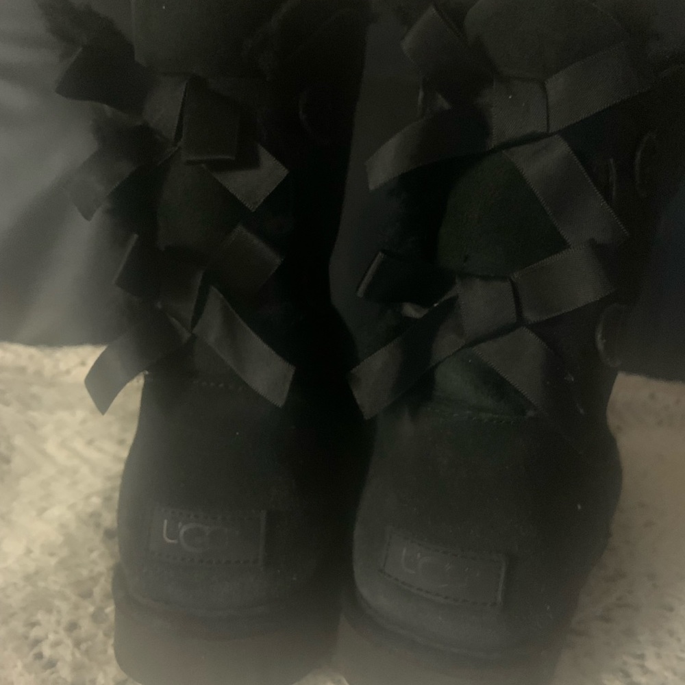 Black Bailey Uggs , Size 10